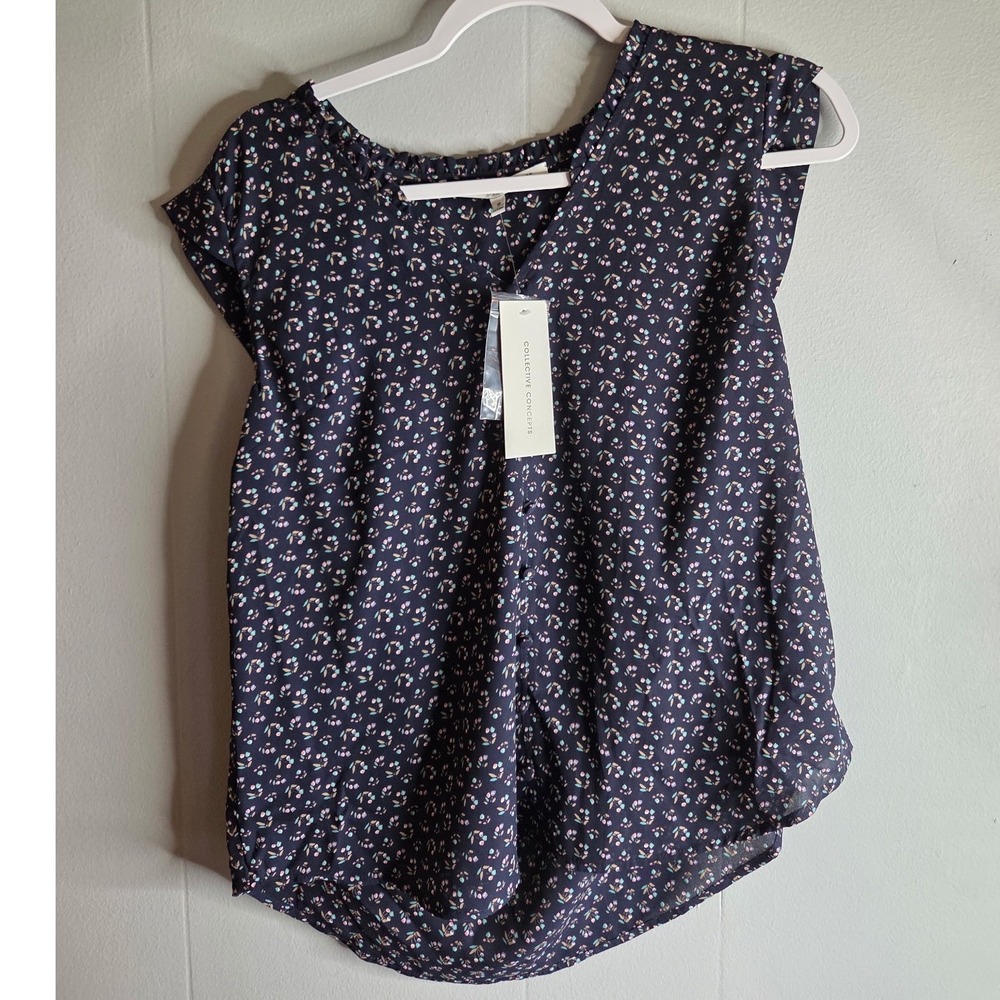 Collective Concepts Womens Navy Blue Ditsy Floral Cap Sleeve Blouse Small NWT